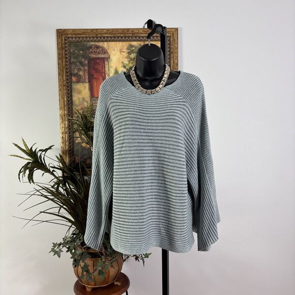 Andrea Jovine Women’s Cardigan Sweater Size M Knit Blue Oversized Round Neck - Picture 3 of 10